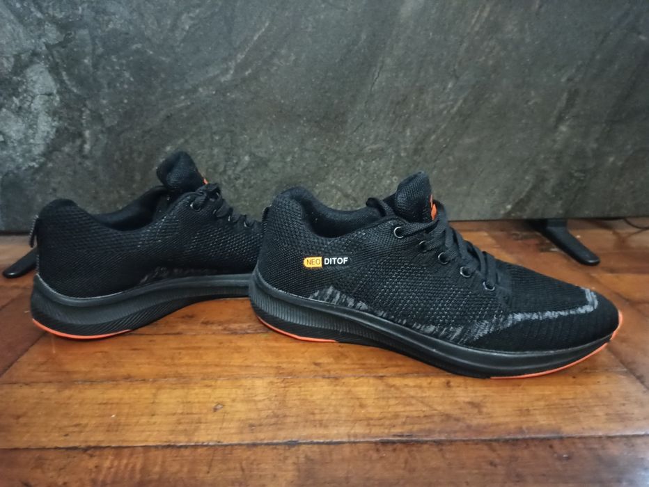 Кросівки виробництва В'єтнам