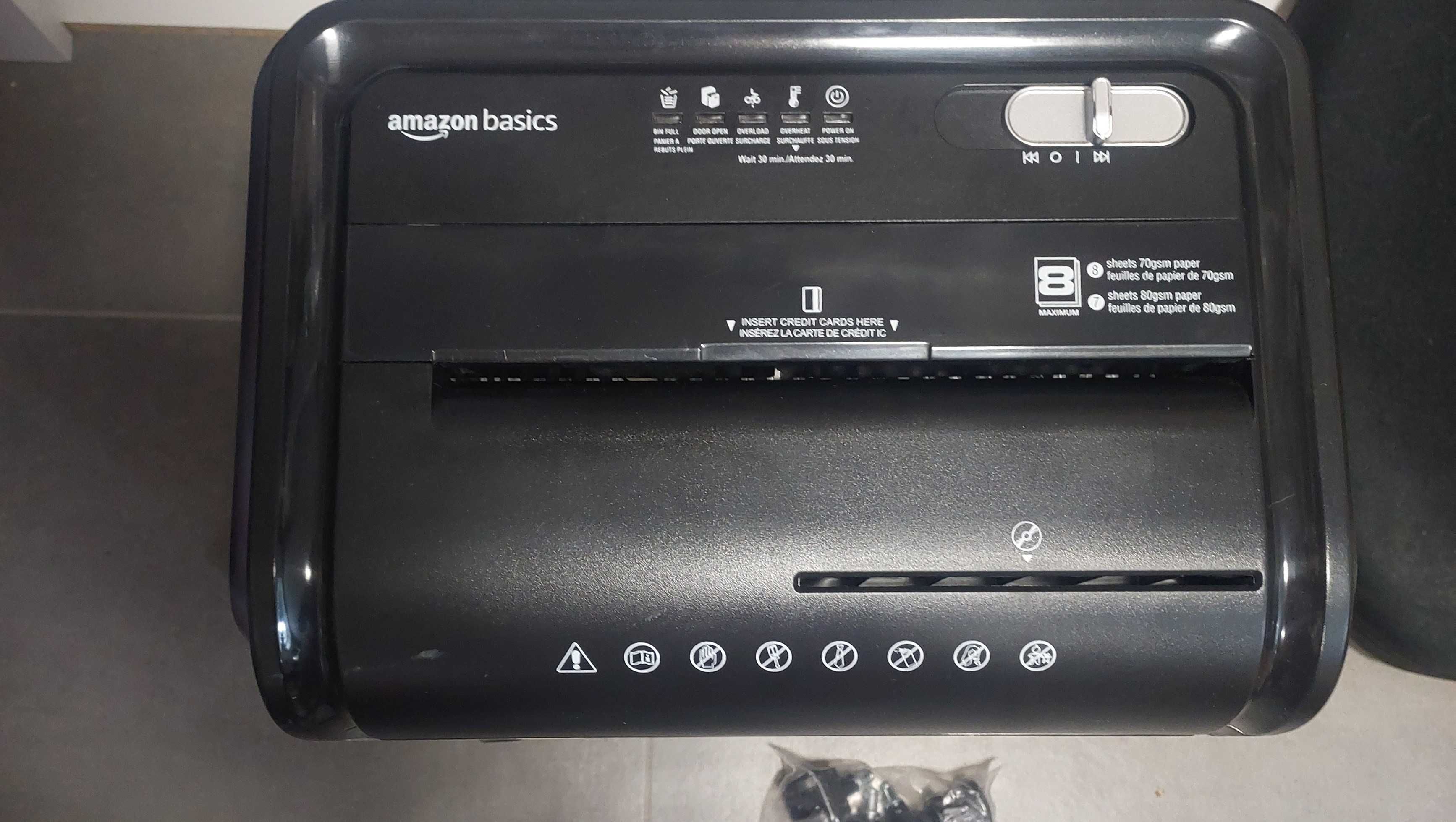 Niszczarka Amazon basics do papieru i płyt CD
