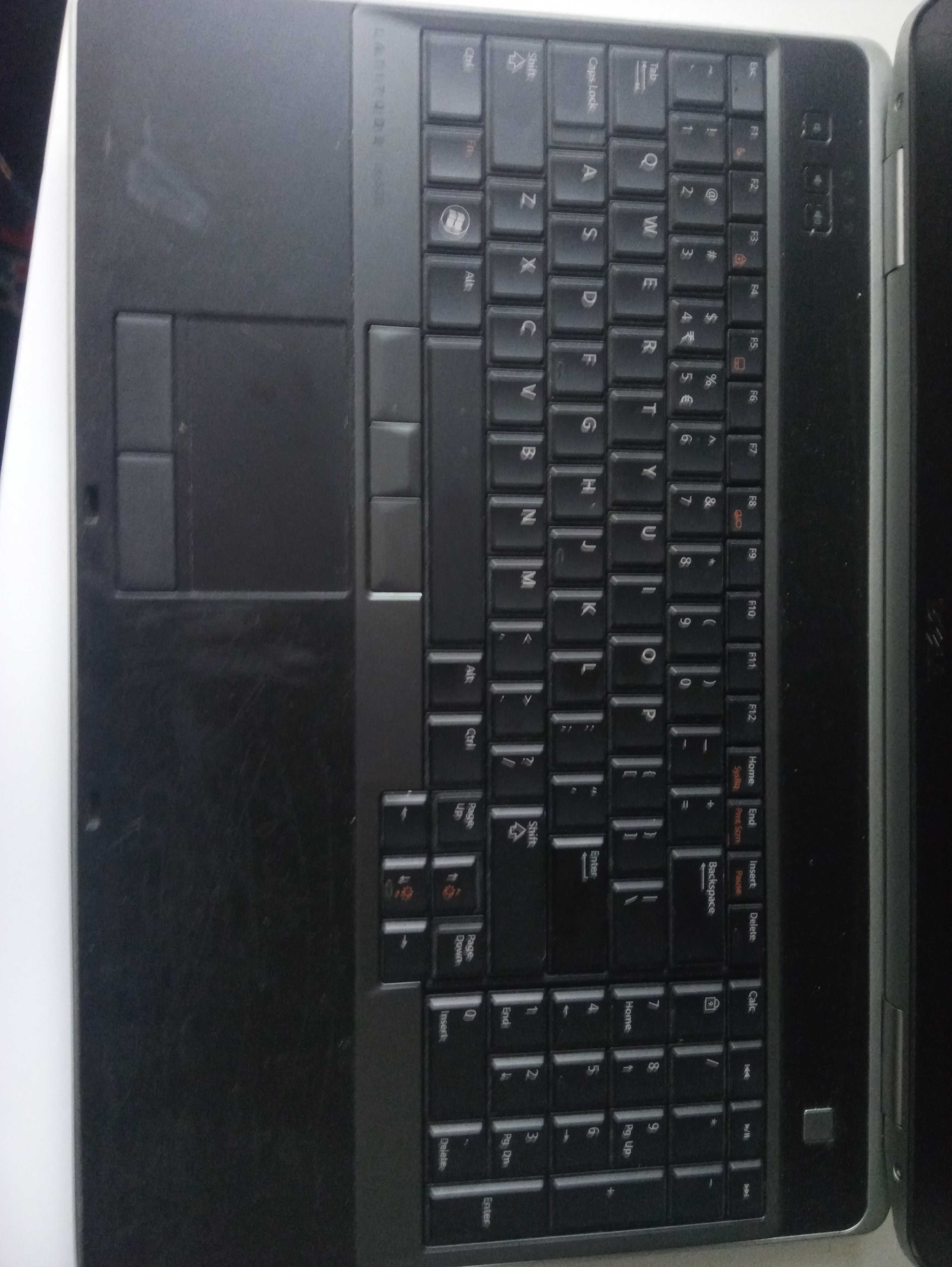 Laptop Dell Używany ma 4 lata