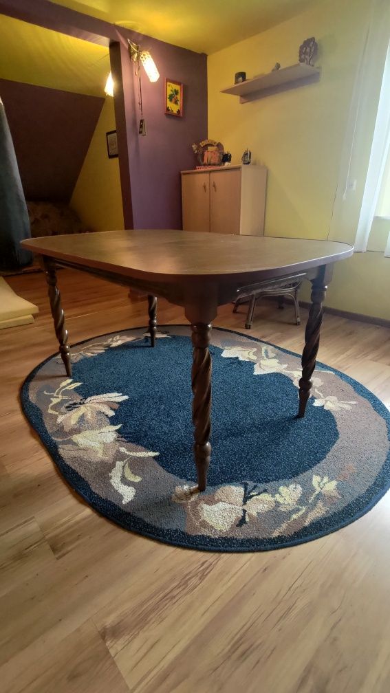 Stół rozsuwany do salonu