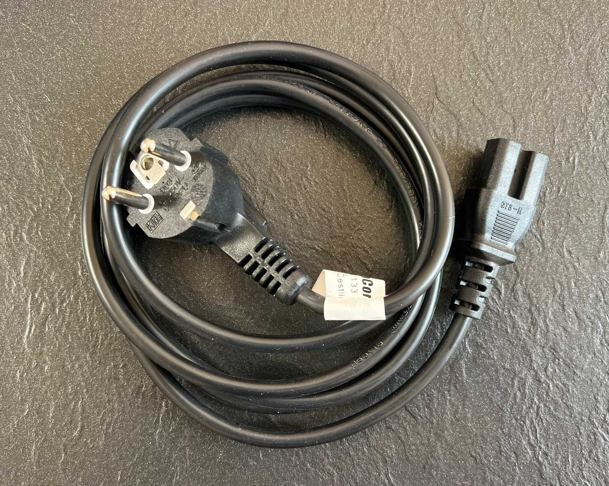 Kabel zasilający 230V 2m z pojedynczym kątem uziemienia do gniazda C15