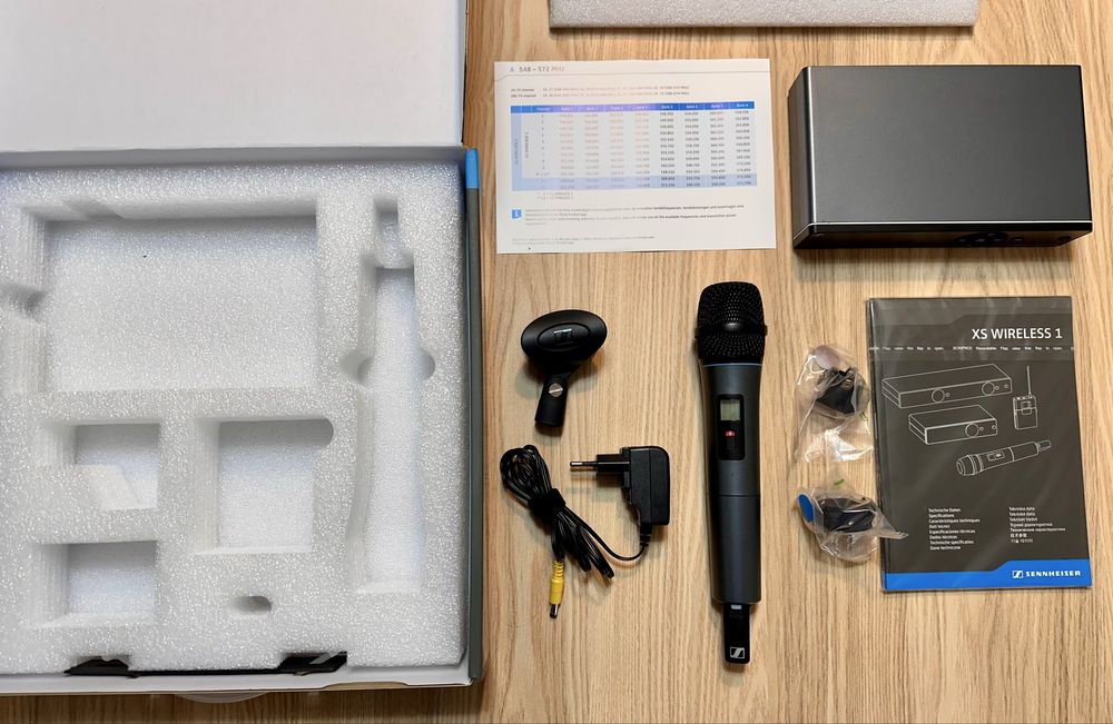 Microfone sem fios SENNHEISER usado 4x