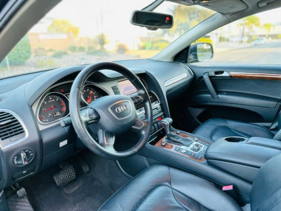 Audi Q7      2014
