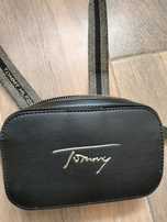 Torebka nerka saszetka czarna Tommy Hilfiger
