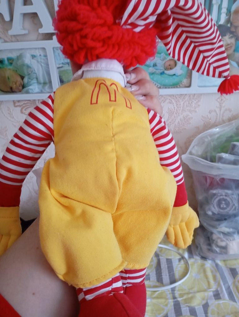 Фирменная игрушка клоун