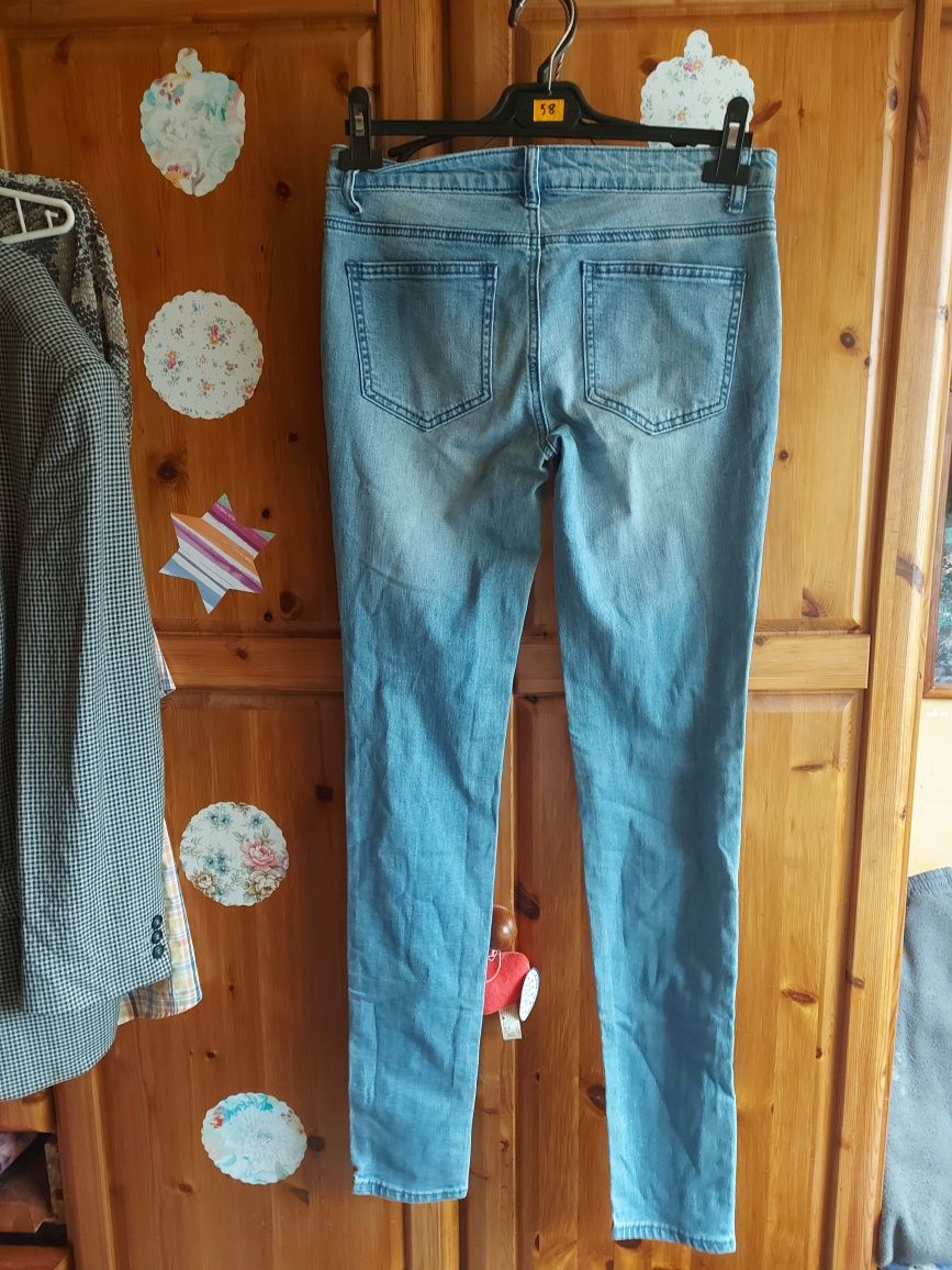 Spodnie jeans z dziurami damskie rozmiar M firma SISTERS