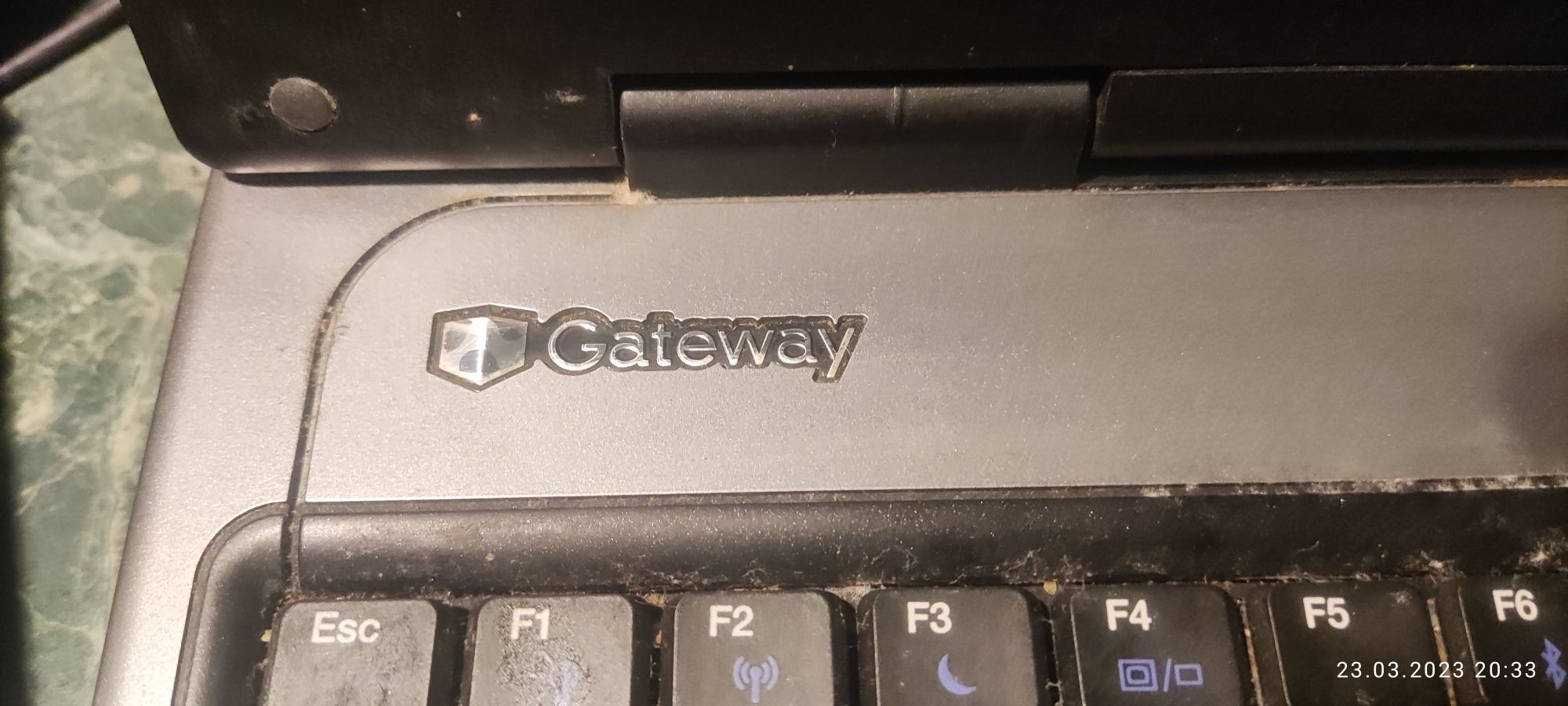 Gateway MX8716b laptop