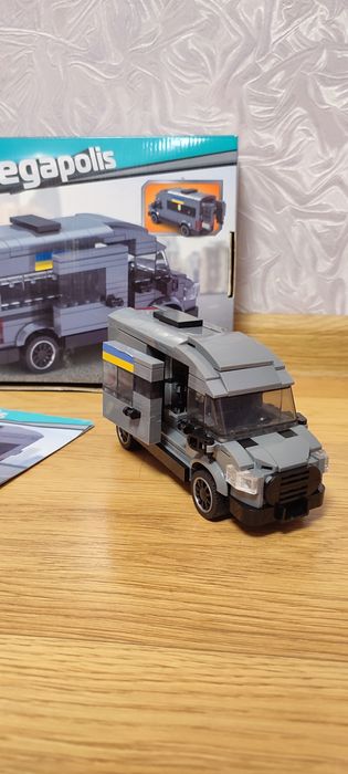 Megapolis, 304 дет, військова машина, бусик , двері відкриваються