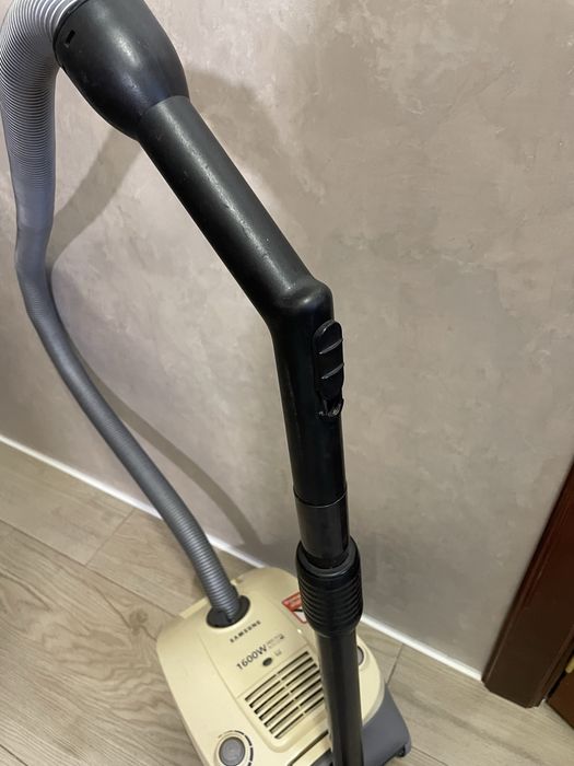 Пилосос Samsung VCC4141V3N пилесос порохотяг робочий