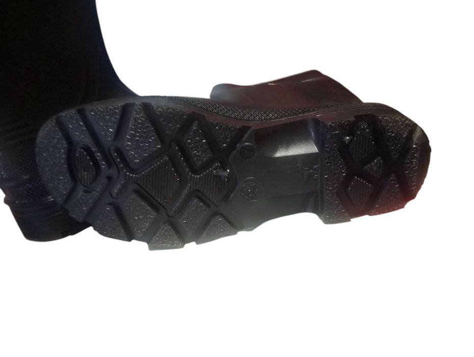 Нові гумові чоботи з твердим захисним носком