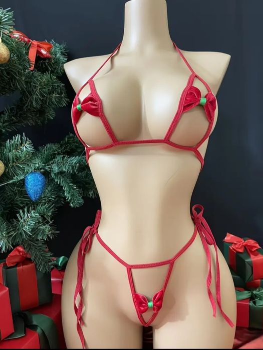 Еротична білизна бікіні на Новий Рік