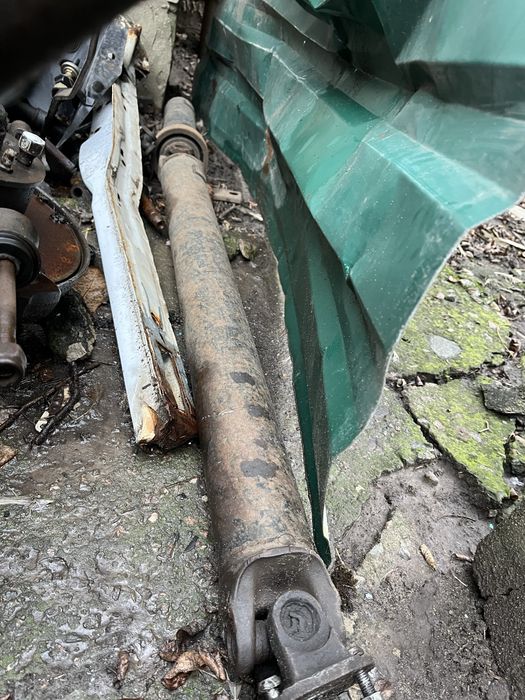 Карданый вал ваз 2104 в зборе с хрестовинами целые