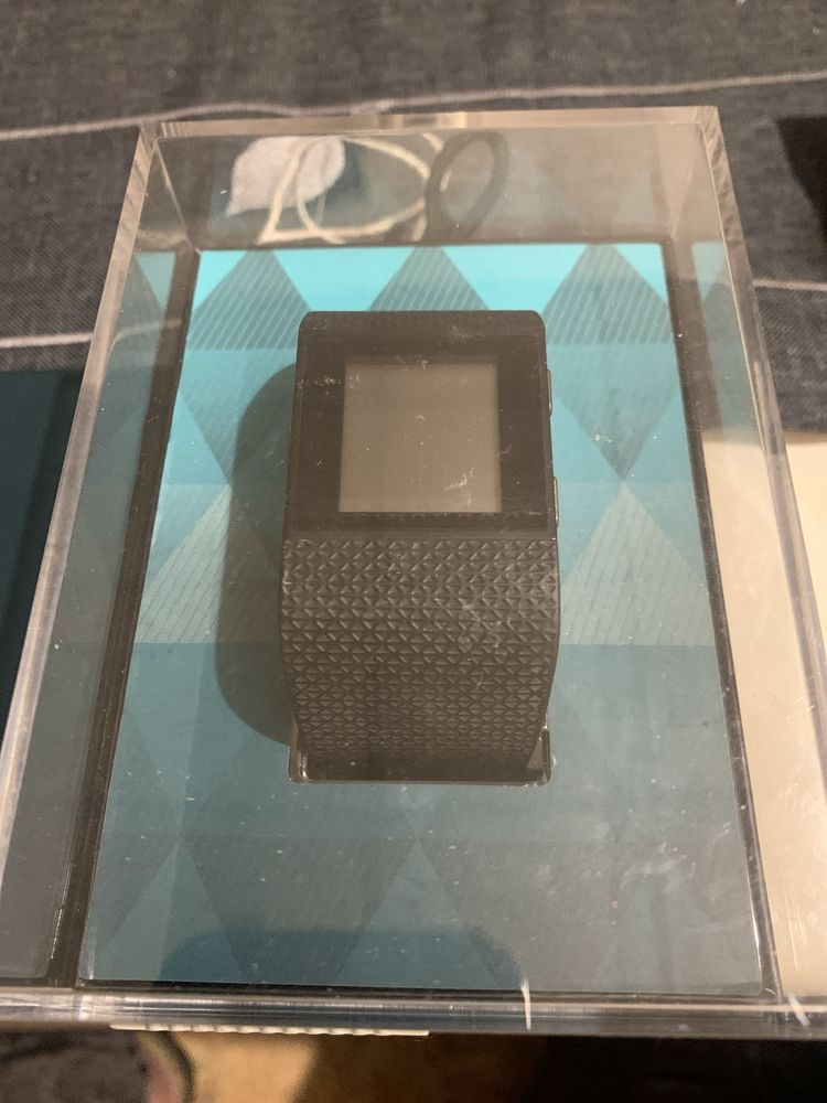 Фітнес браслет Fitbit Surge