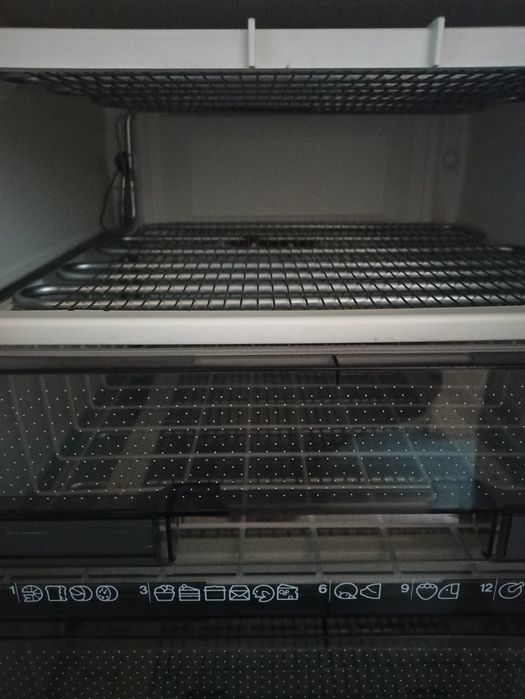 Морозильна камера Lloyd's