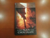 Livro "Como água para chocolate", de Maria Esquivel