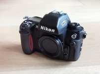 Nikon F100 kultowy aparat analogowy na film, sprawdzony, stan bdb