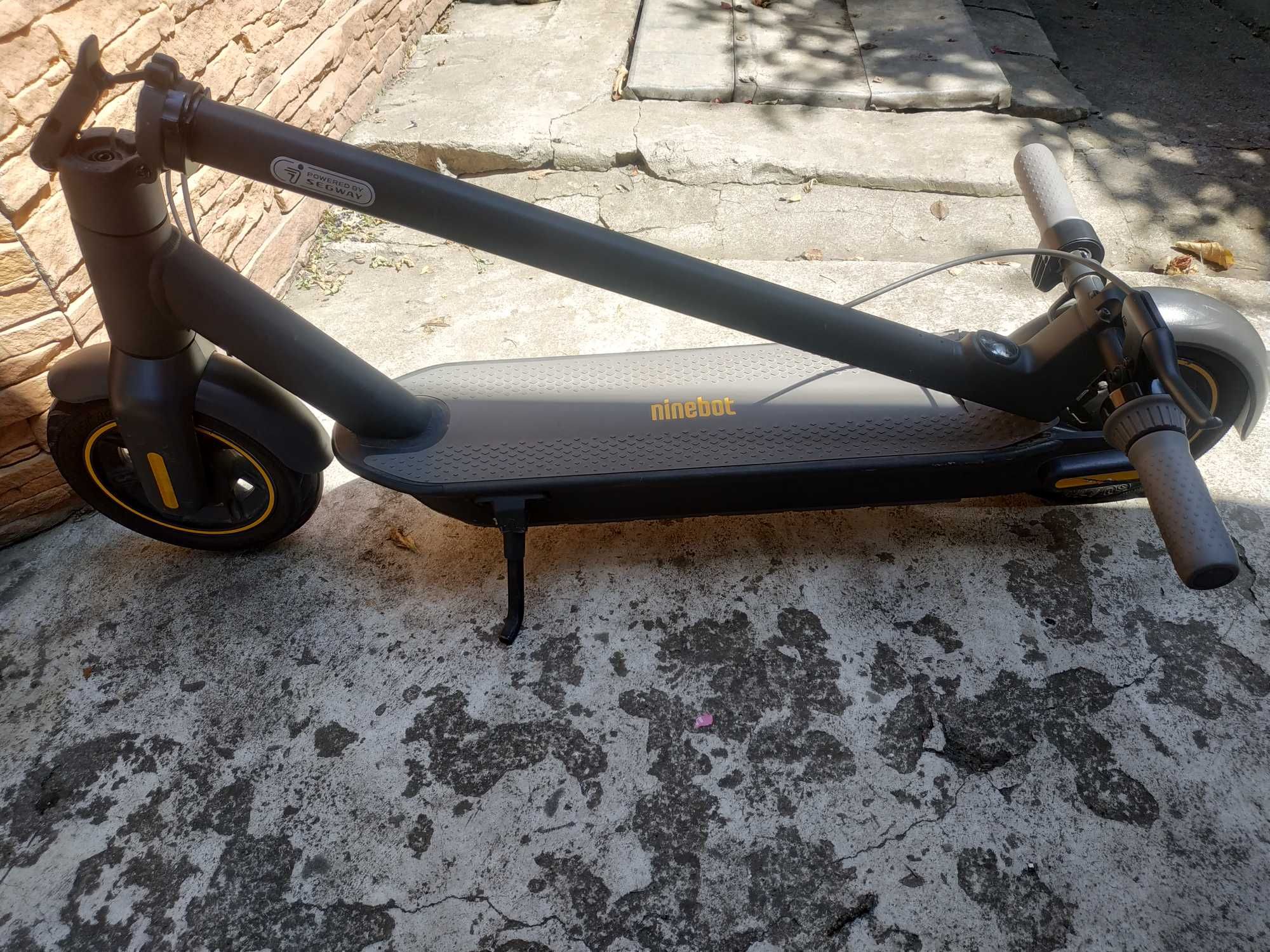 Електросамокат Ninebot KickScooter MAX G30P электросамокат