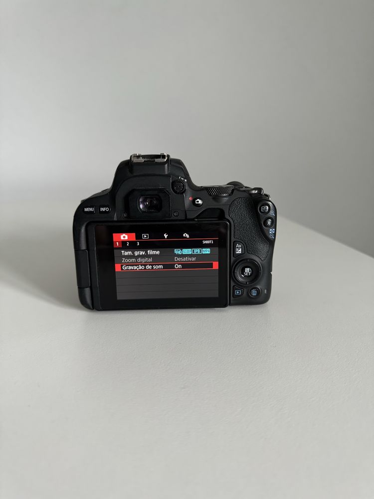 Canon EOS 200D + 2 lentes