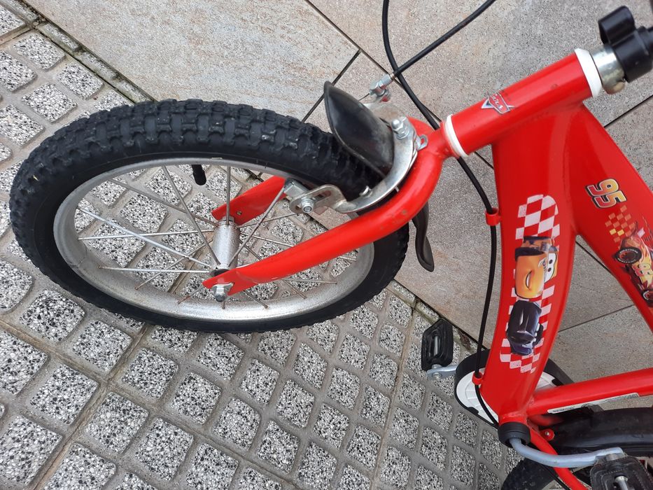 Bicicleta de menino Cars