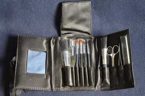 AVON NOWY Zestaw do makijażu i manicure
