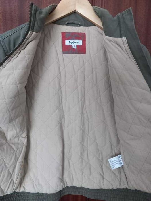 Blusão feminino, tamanho S, da Pepe Jeans