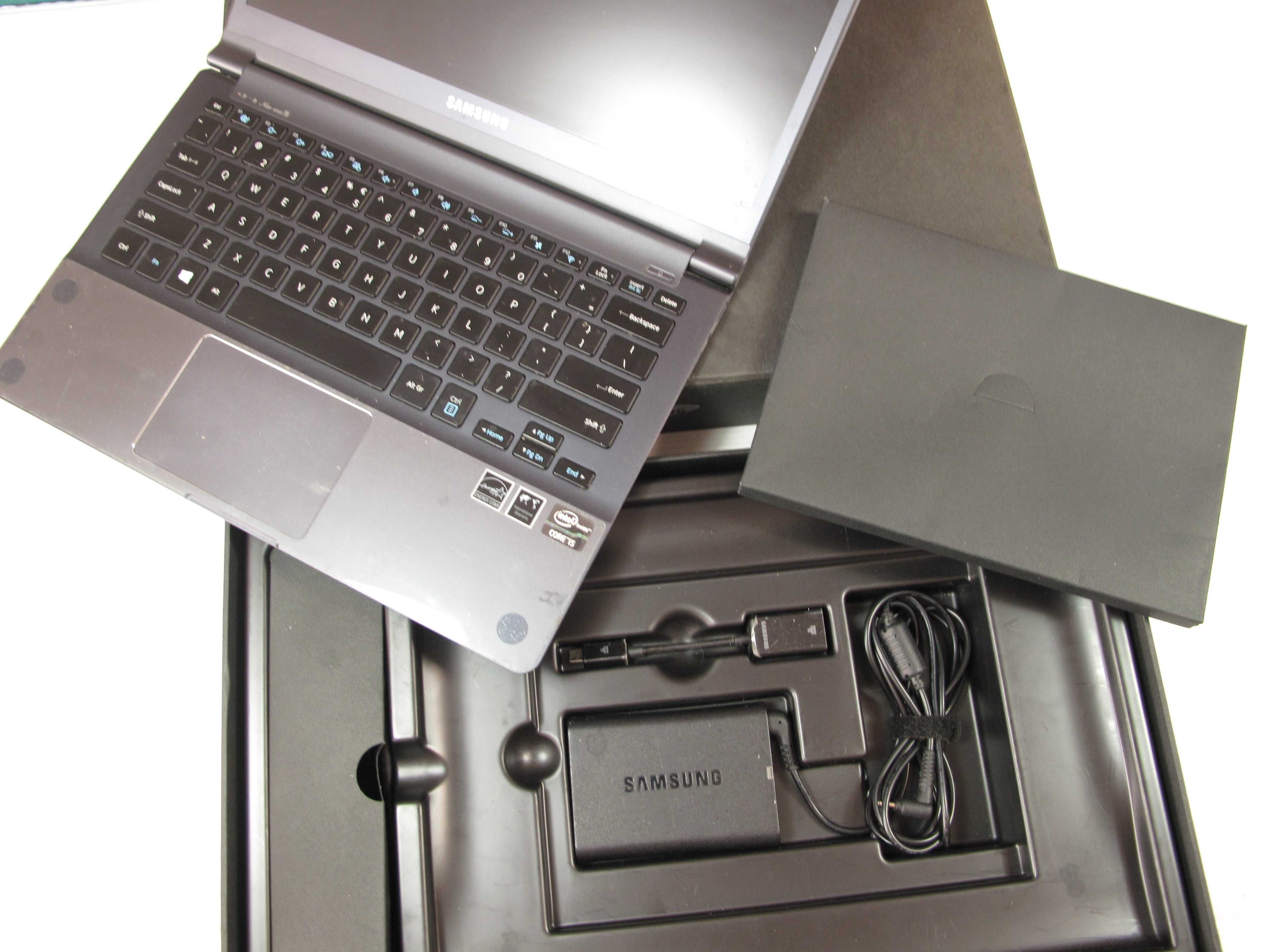 PC Note Book Samsung NP900X3C na caixa não usado