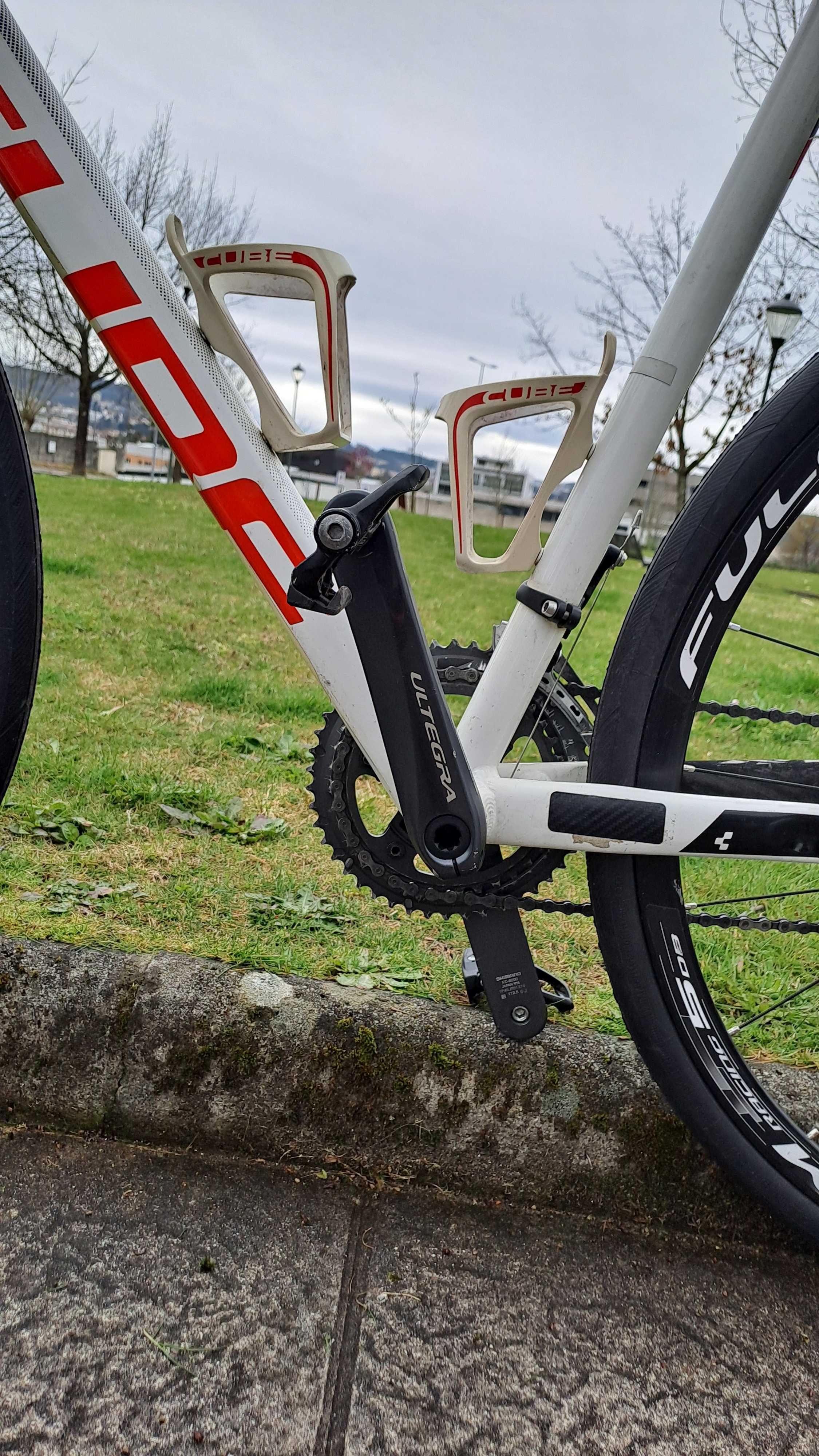 Bicicleta, Cube Gravel.