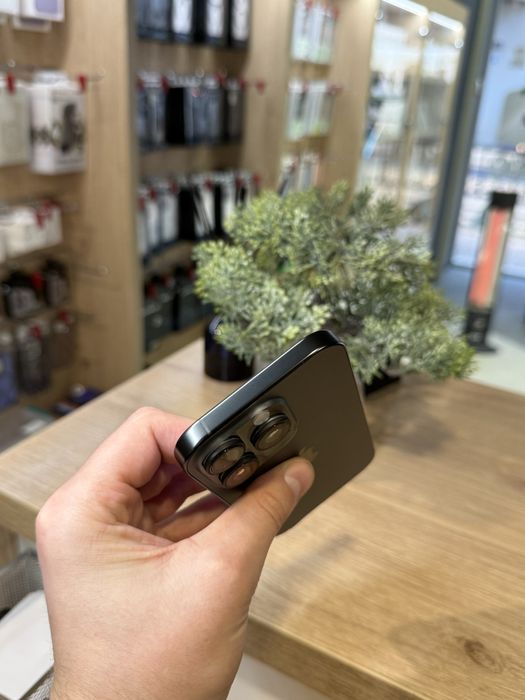 Б/у iPhone 16 Pro 1Tb Black Titanium