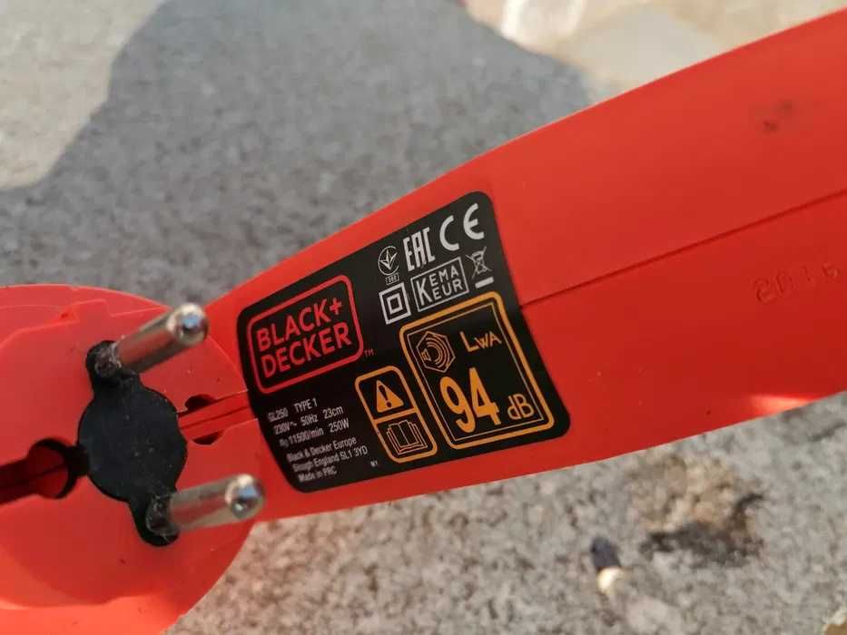 Aparador e Cortador Relva Como novo, Black & Decker usado