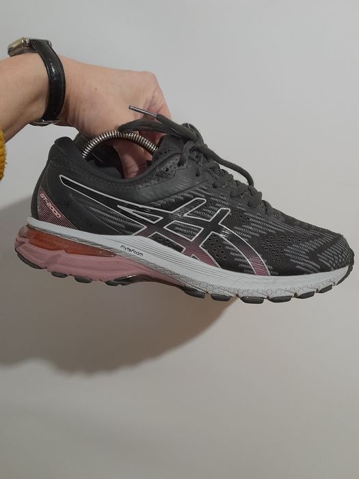 Asics GT-2000 Gore-Tex жіночі спортивні бігові кросівки