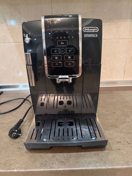 Кавомашина Delonghi Dinamika