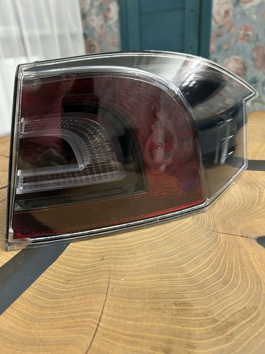 Задние фонари Tesla Model S 2017-2020
