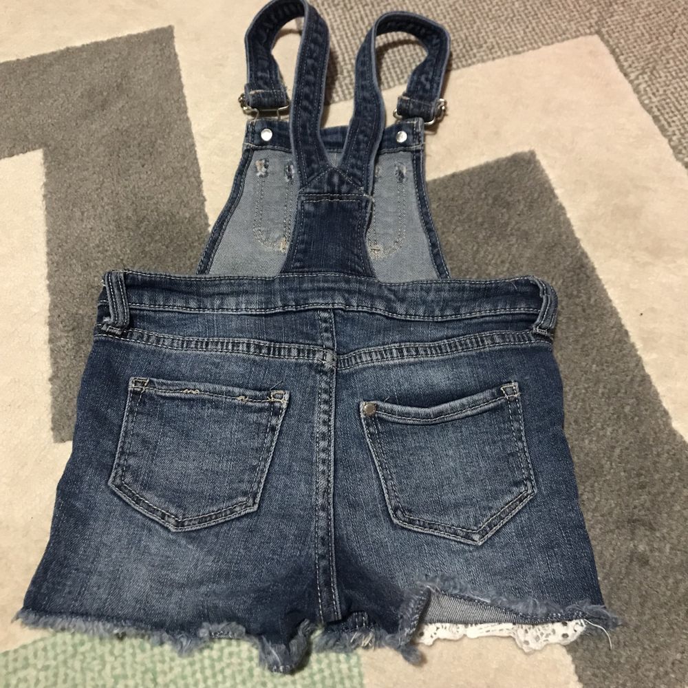 Spodenki na szelkach jeans rozmiar 110 h&m