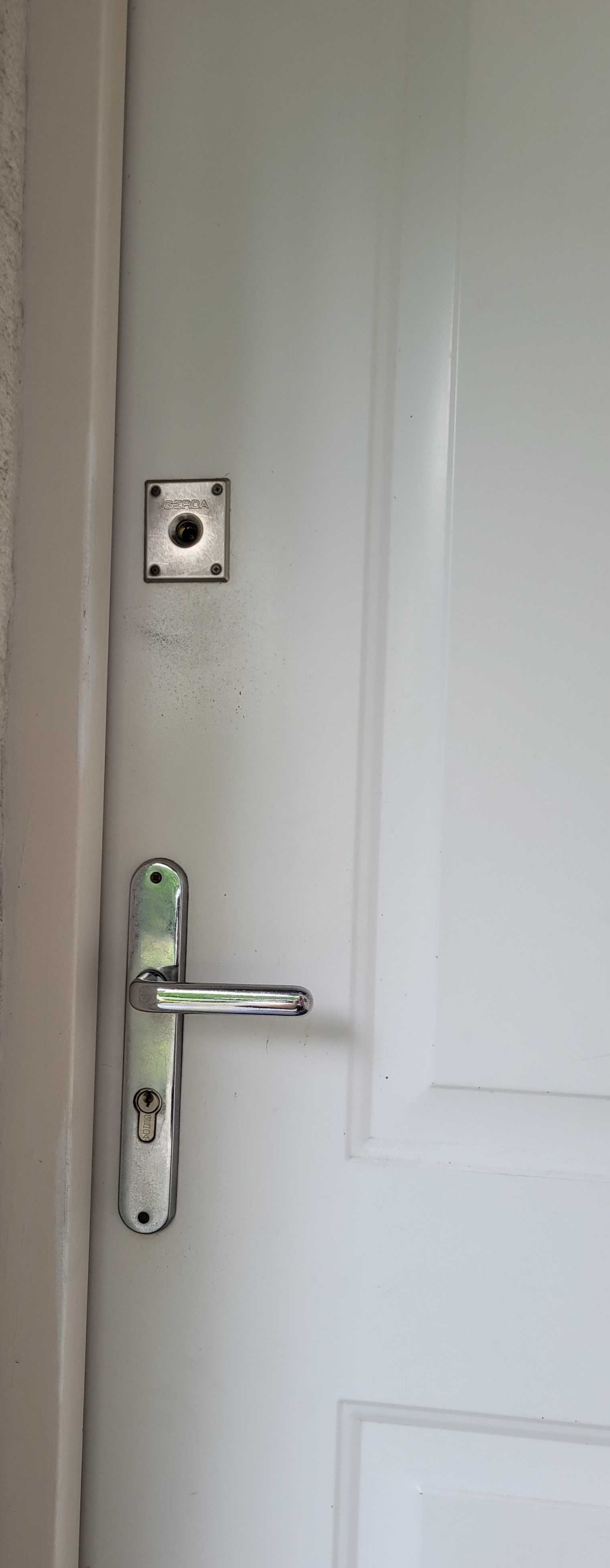 Drzwi wejściowe, białe, metalowe 90x200