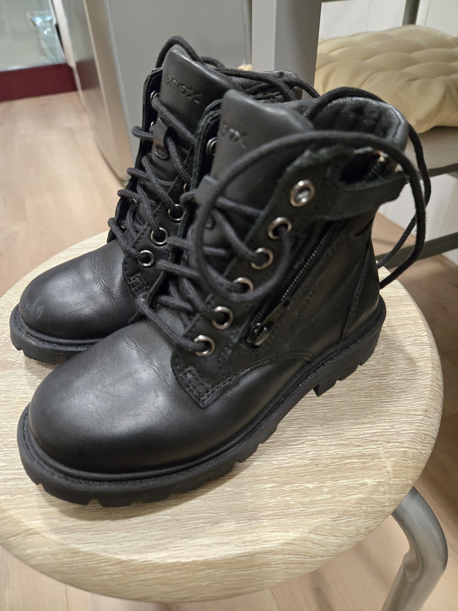 Botas Geox, tamanho 27