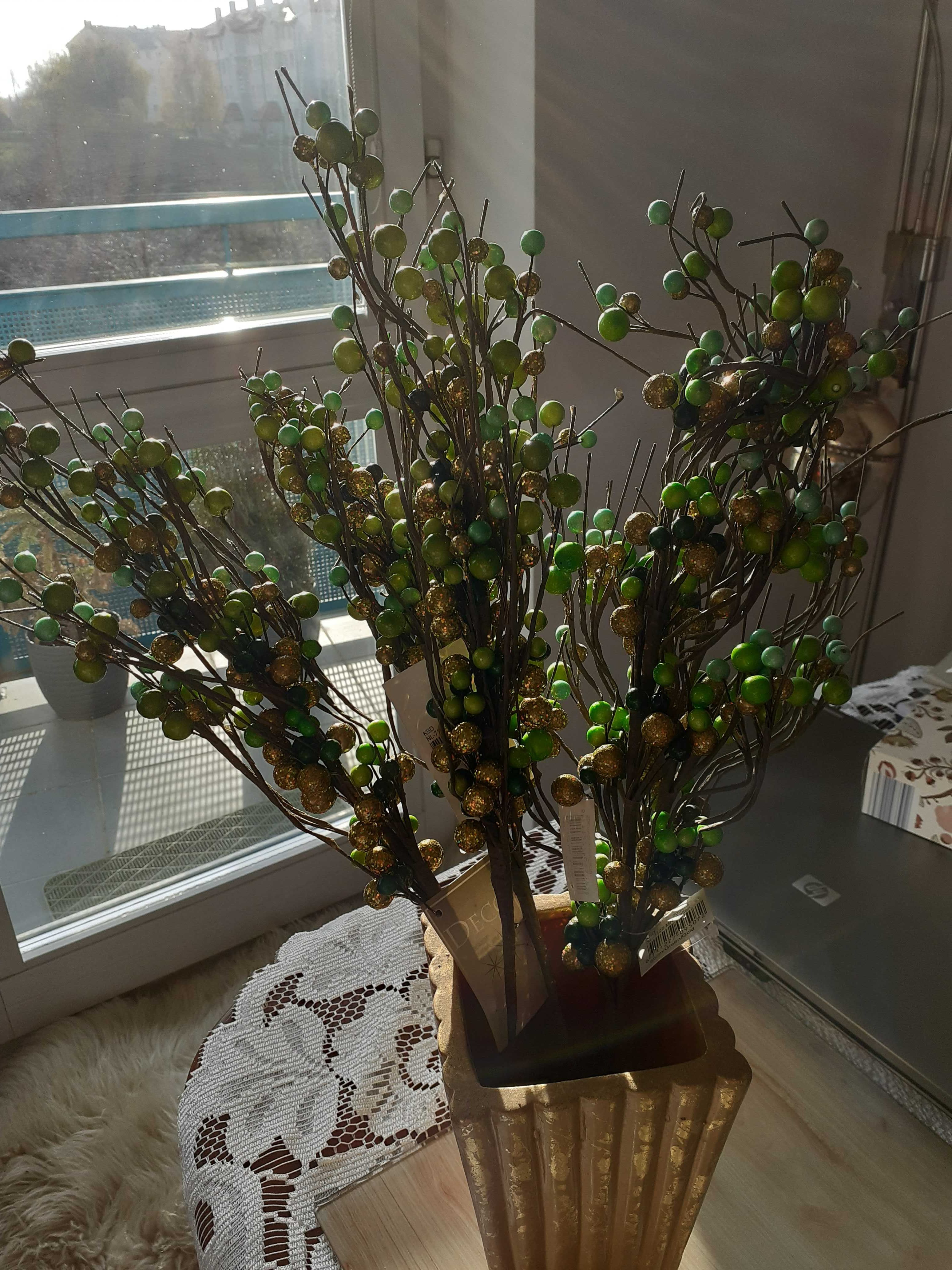 złote zielone gałązki kwiaty dekoracja do wazonu wielkanoc święta