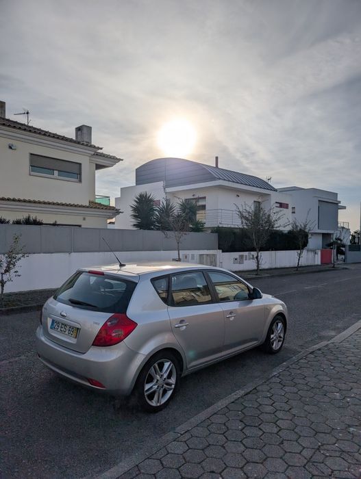Kia Ceed 1.6 diesel como novo