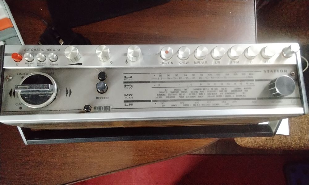 Магнітолу раритетна Грундік робоча.