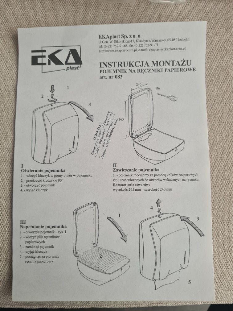 Pojemnik na jednorazowe ręczniki papierowe