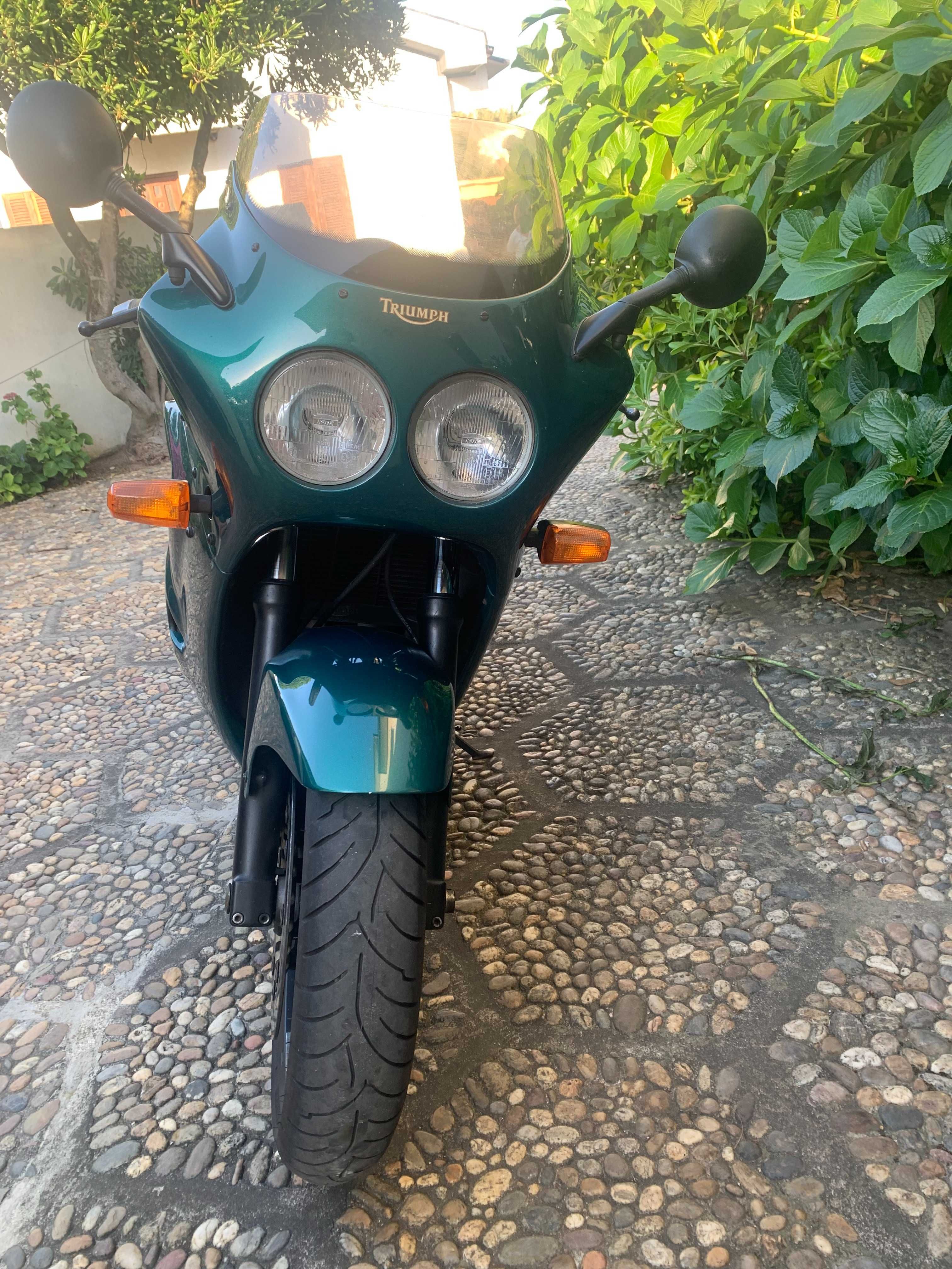 Triumph Daytona 1200