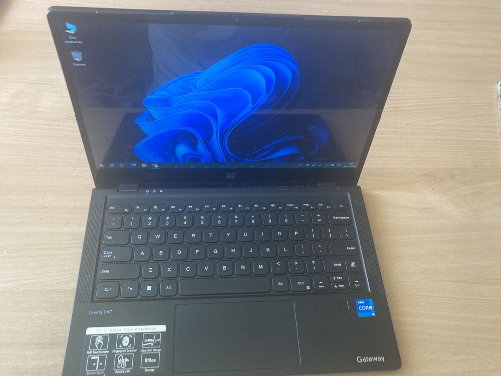 Ноутбук Gateway GWTC51427 i5-1235U/8GB RAM/512 ssd/Iris xe G7