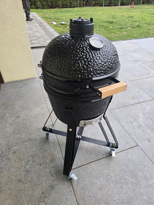 Nowy grill kamado