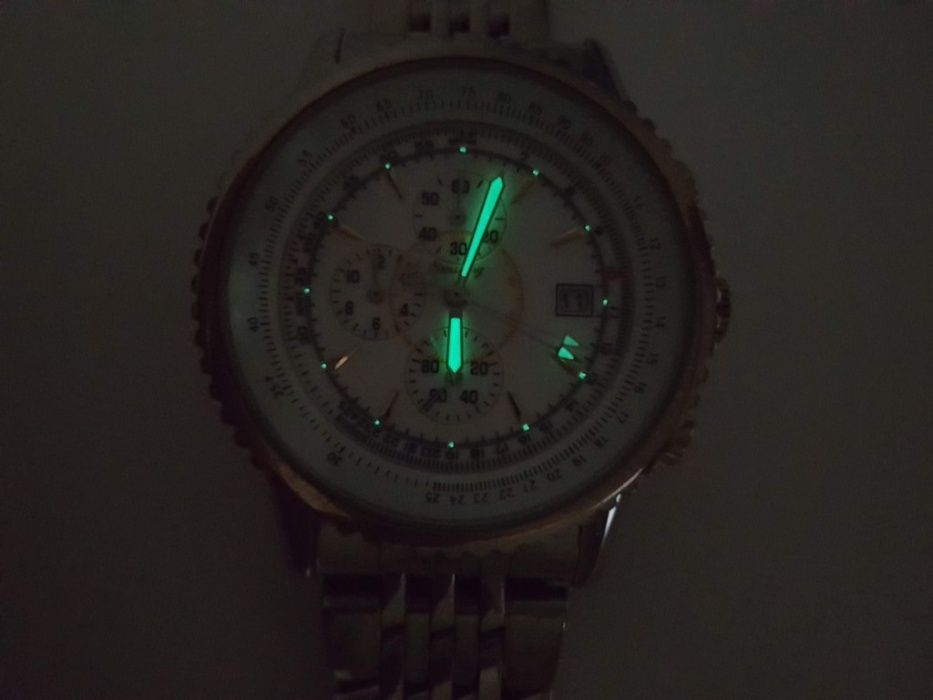 Часы Breitling, хронограф, кварц, механизм Miyota, Япония.