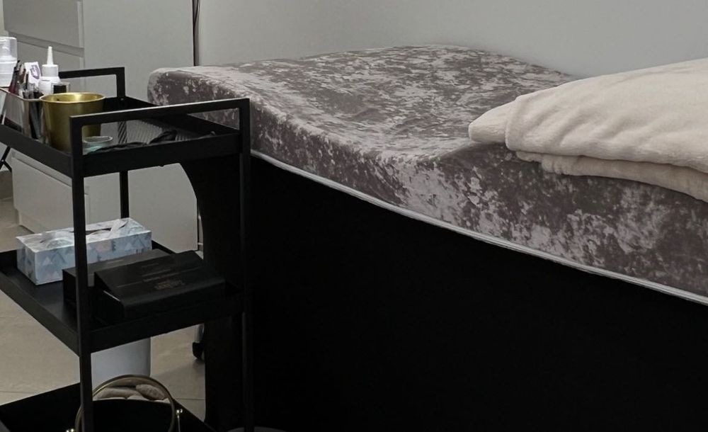 MATERAC KOSMETYCZNY anatomiczny do przedłużania rzęs