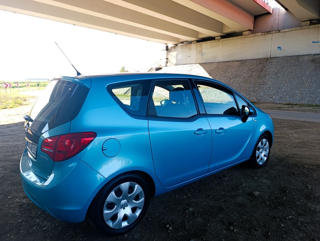 Opel Meriva B 1.4 turbo org niski prze 99tyskm Edition Niemcy panoram