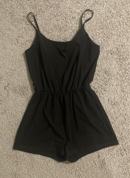 Комбмнезон цельный шортами р. М