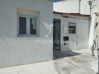 Moradia T2 Recuperada com Espaço Exterior Generoso – Azaruja, Alentejo