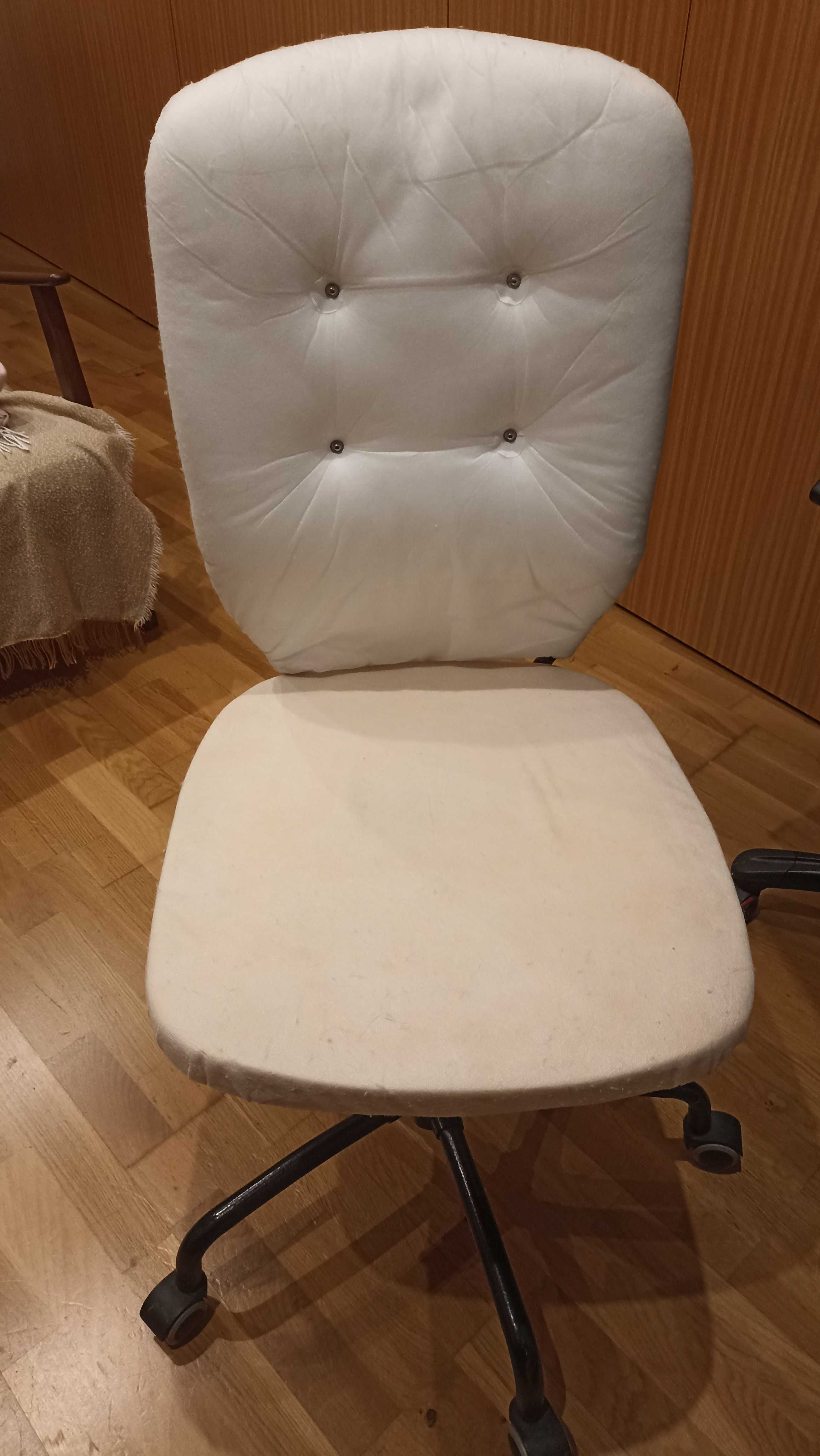 Cadeira giratória IKEA com almofada