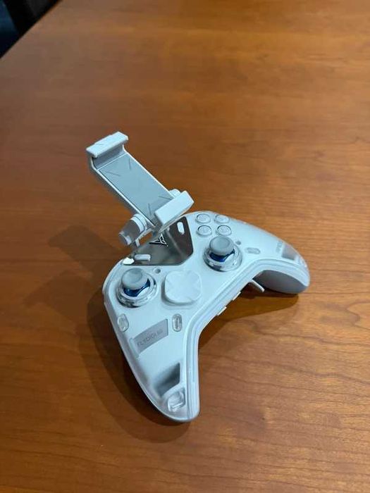 Comando Flydigi Apex 5 com Bolsa, Phone Mount e Replacement Sticks