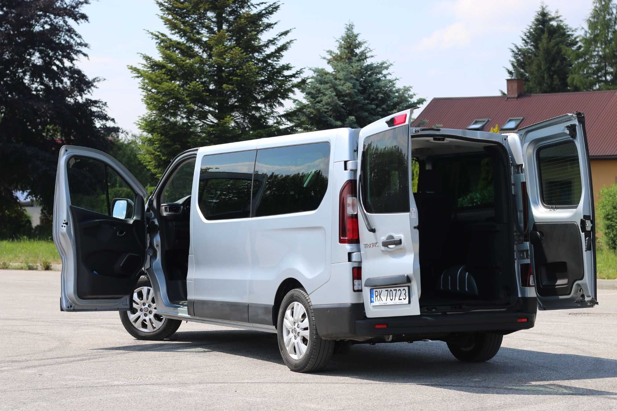 NOWY Renault Trafic 9-osobowy - wynajem bus, wypożyczalnia